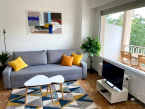 Studio with Terrasse, 5min walking to the Croisette and Beach Cannes